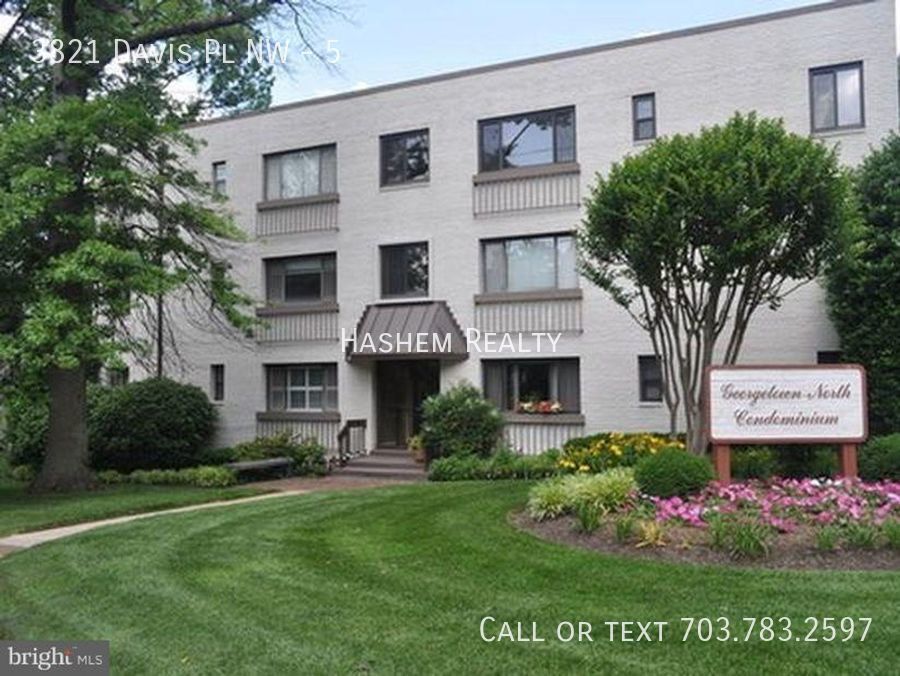 Primary Photo - Charming 1 Bedroom 1 Bath House in the Hea...