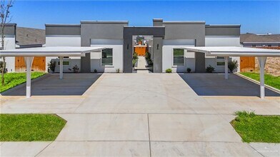 Building Photo - 12 Campeche Dr