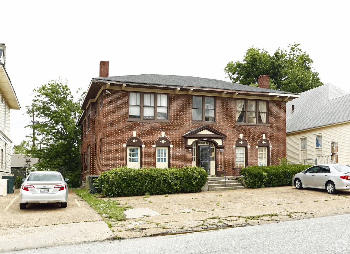 Foto del edificio - 1358 Monroe Ave