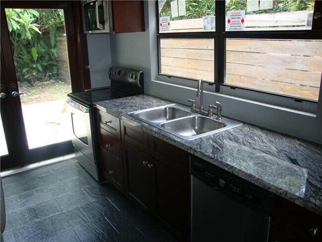 Foto del edificio - 2547 NE 182nd St