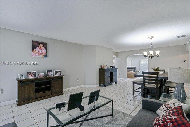 Building Photo - 3103 SW 150th Ct