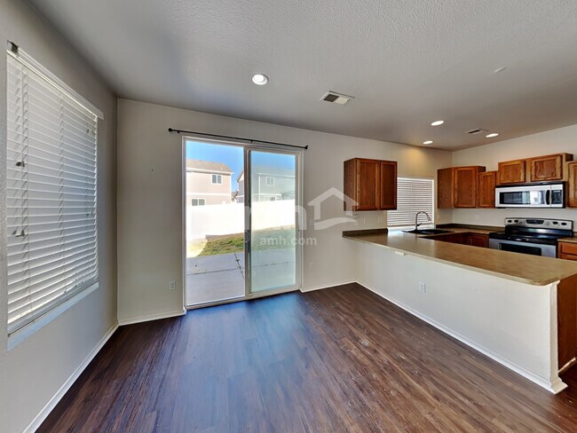 Foto del edificio - 5561 N Lisbon St