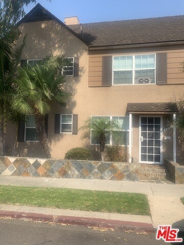 Building Photo - 5808 Edgemar Ave