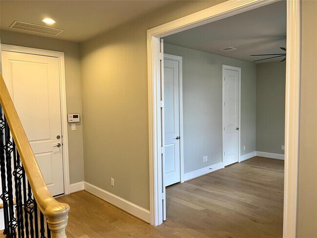 Building Photo - 2609 Cottage Grove Green Dr