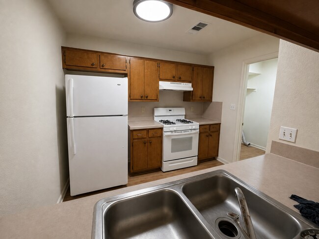 Building Photo - 2506 Howellwood Wy