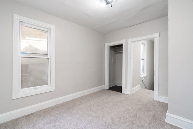 Foto del edificio - 2209 Blake Ave