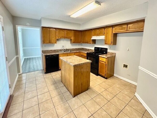 Foto del edificio - Available Now! 3-bedroom 2.5 bath home 1,8...