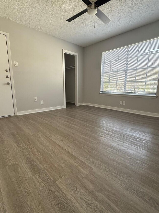 Foto del edificio - 311 E 31st St