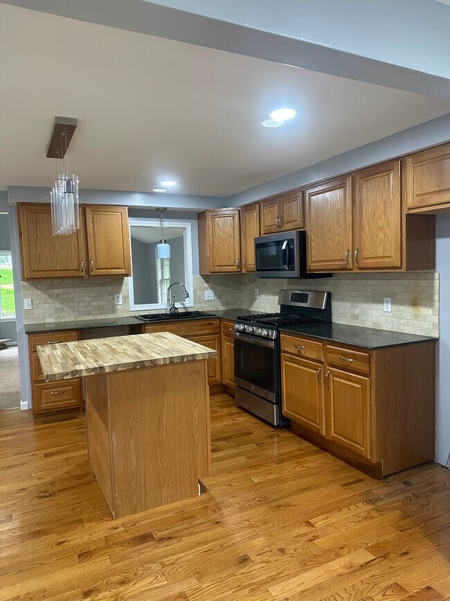 Foto del edificio - 1011 Hudson St