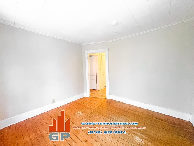 Foto del edificio - 2 Harrington Ave