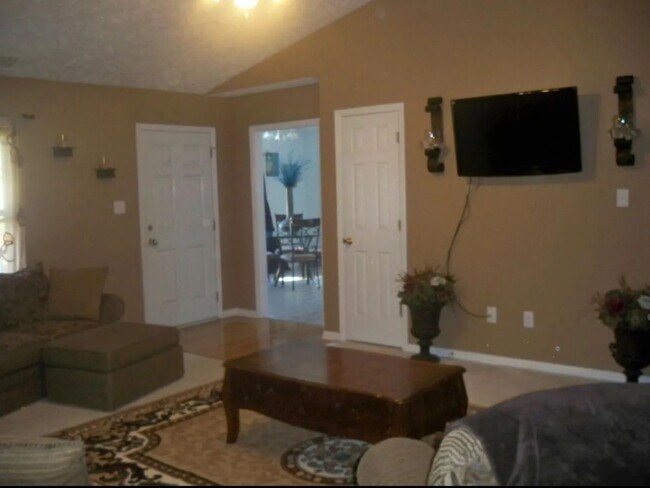 Foto del edificio - 3 Bedroom Single Family Home in Raeford