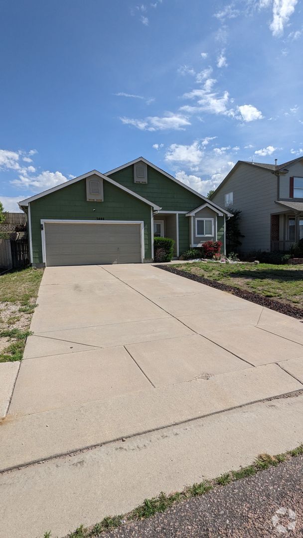 Building Photo - 5444 Hicks Dr
