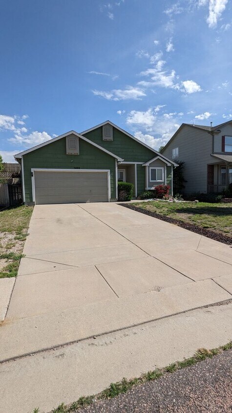 Foto principal - RANCH 4 BED/2 BATH WITH FINISHED BASEMENT ...