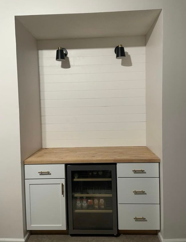 Building Photo - 66 Simsbury Lndg