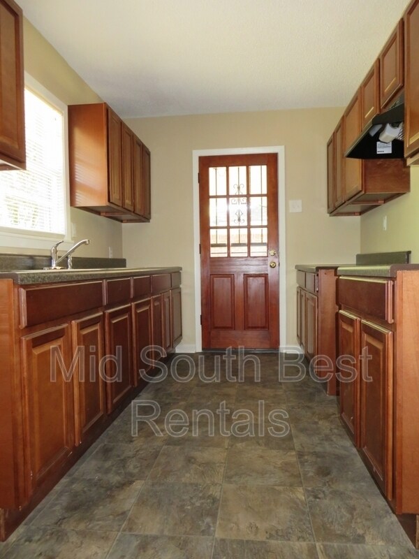 Building Photo - 2747 Margot St