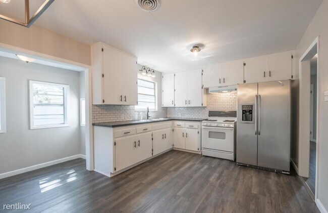Foto del edificio - 3 br, 1 bath House - 1302 N W S Young Dr