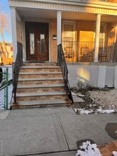 Building Photo - 105-17-105170 170th St