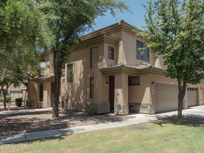 Foto del edificio - 705 W Queen Creek Rd