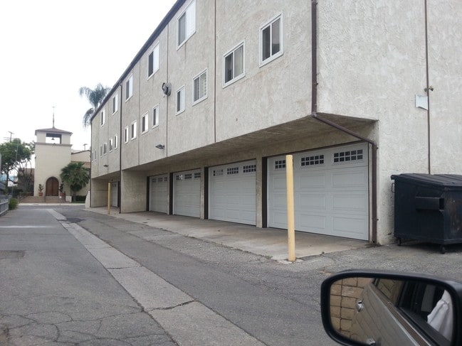 Building Photo - 1250 Corning S St
