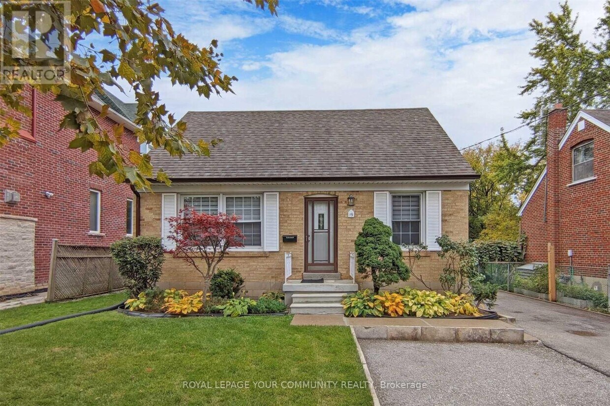 Primary Photo - 19 Homewood Ave