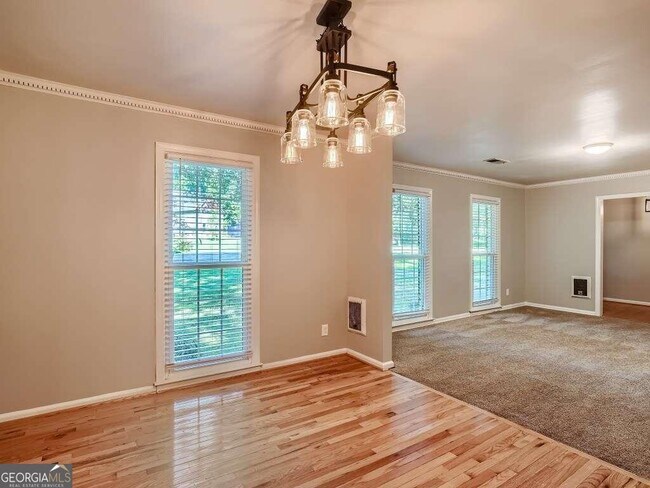 Building Photo - 5547 Stoneybrook Ct SE