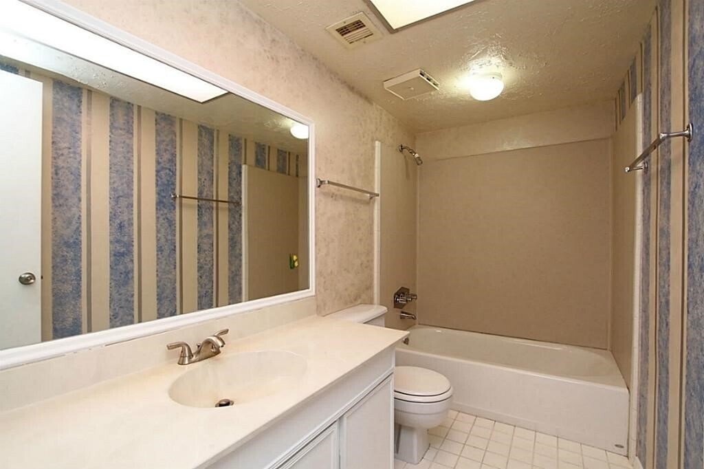Foto del edificio - 24123 Bassett Hall Ln