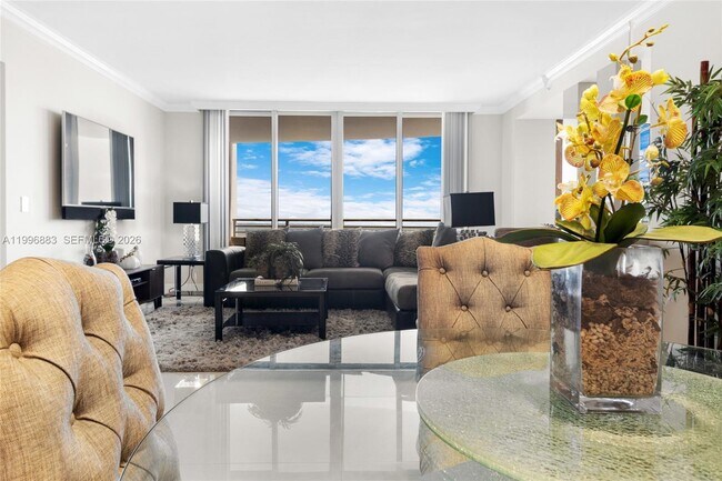 Building Photo - 848 Brickell Key Dr