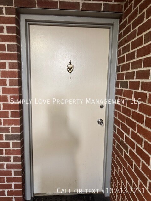Building Photo - 4423 Romlon St