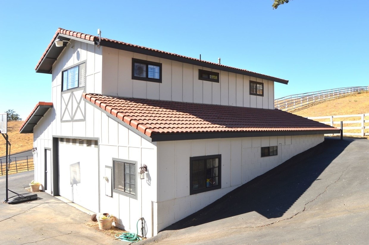 Primary Photo - 1 br, 1 bath House - 5640 Linne Road