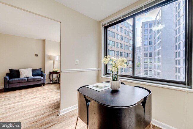 Foto del edificio - 1330 Massachusetts Ave NW