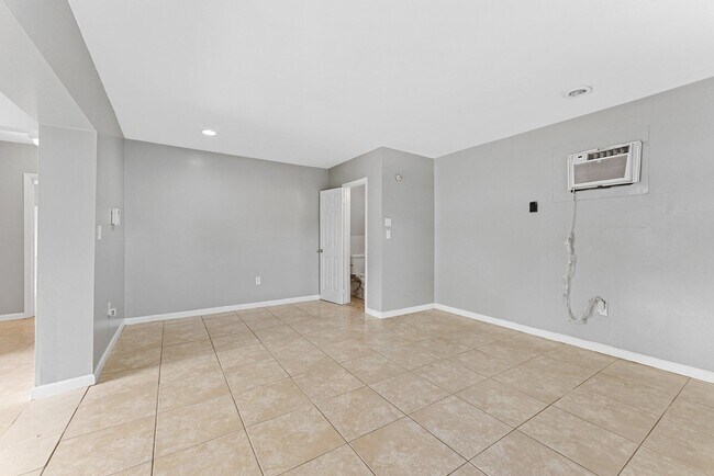 Foto del edificio - 6124 SW 38th St
