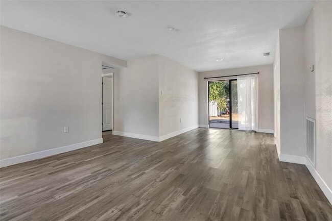 Building Photo - 147 Melanie Ln