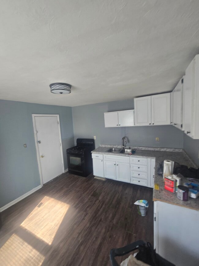 Foto del edificio - 21648 Gailine Ave