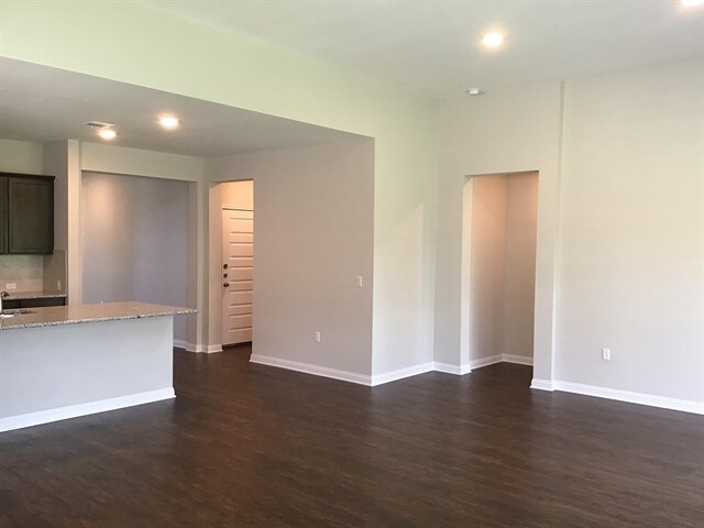 Foto del edificio - 5808 Kara Drive