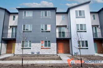 Building Photo - 995 W 360 S