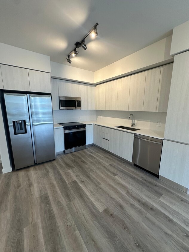 Foto principal - 532 NE 1st Ave