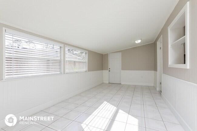 Building Photo - 1042 Reams St