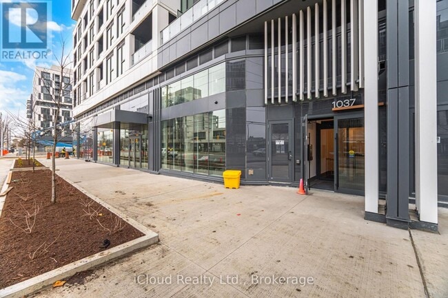 Building Photo - 1037 The Queensway