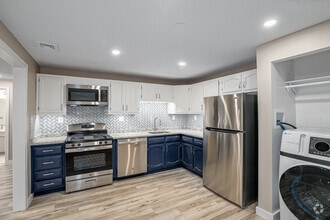 Interior Photo - Avon Parks