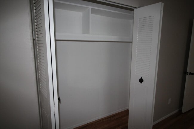 Foto del edificio - 3433 Hillside Dr