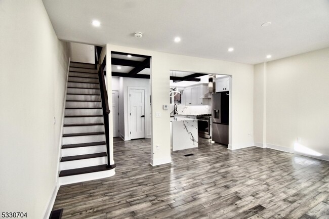 Foto del edificio - 332 Undercliff Ave
