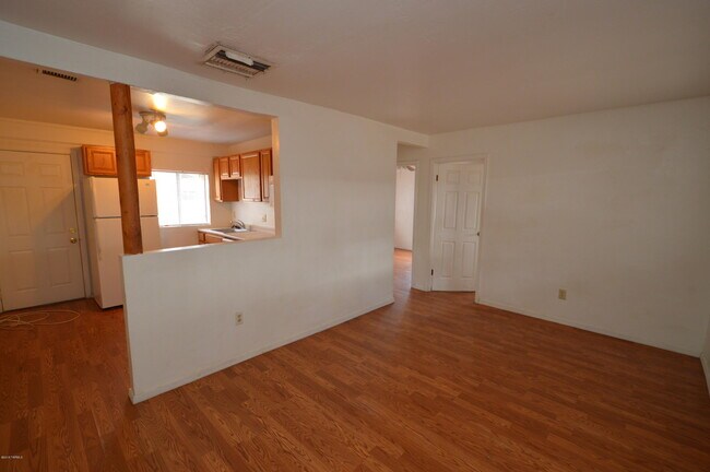 Building Photo - 2610 N Dodge Blvd