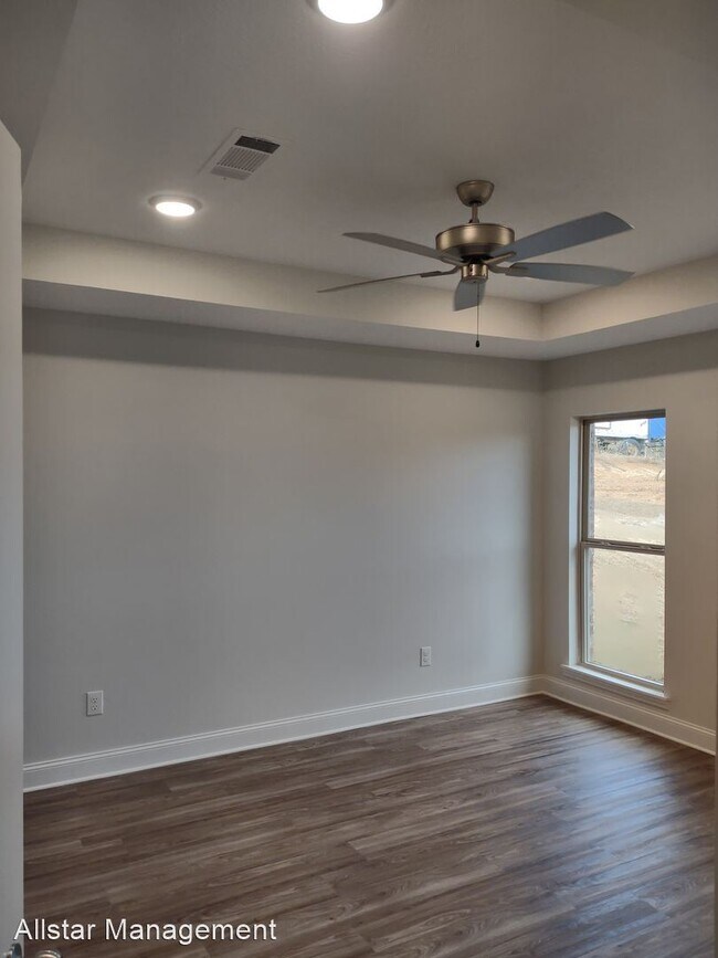 Foto del edificio - 4 br, 2 bath House - 705 Silver Bend