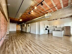 Building Photo - 204 Walnut St
