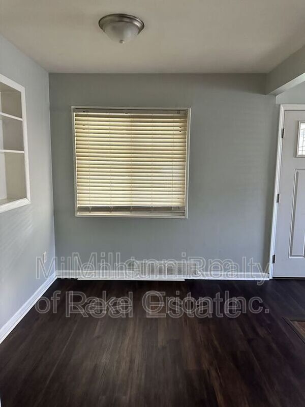 Foto del edificio - 260 W Longfellow Ave