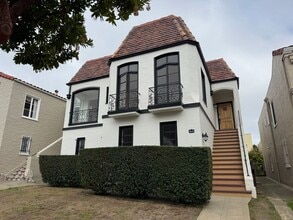 Building Photo - 3070 24th Ave