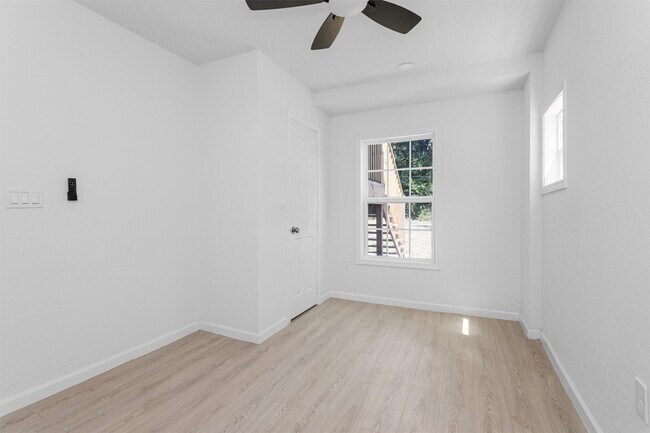 Building Photo - 16016 Green Manor Dr