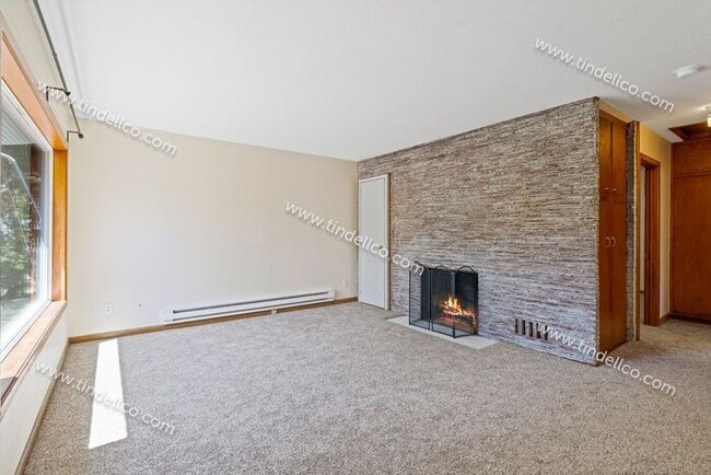 Photo - Charming 2-Bedroom Home in Desirable Woodstock Area – Pet Friendly!