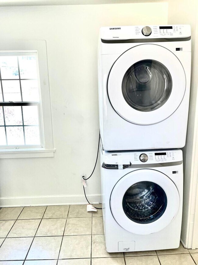 New washer dryer - 14224 Friar St