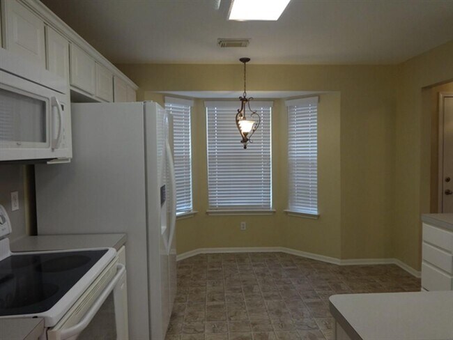 Foto del edificio - 13318 Hilltop Cir